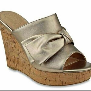 GUESS WEDGE SANDALS